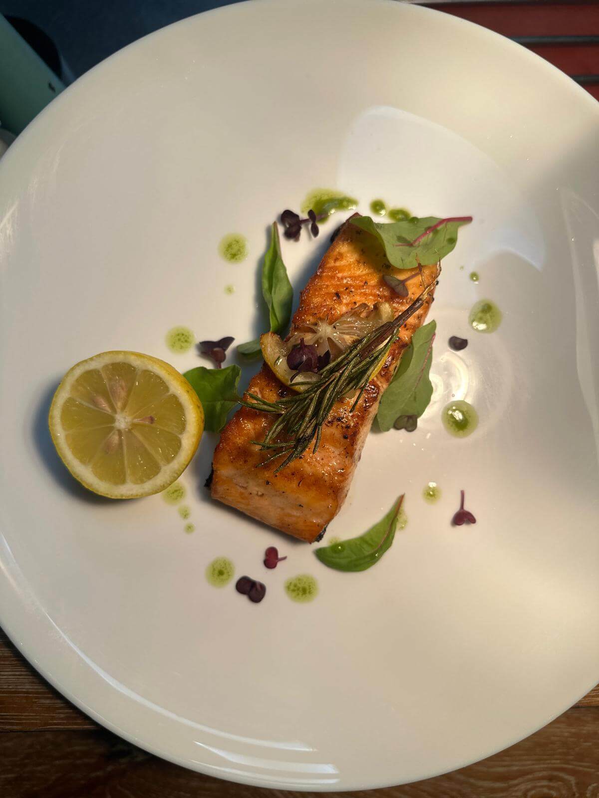 il_Pomodoro-Lachsteller_mit_Zitrone Lachs mit Zitrone im il Pomodoro Langenfeld (Rheinland)